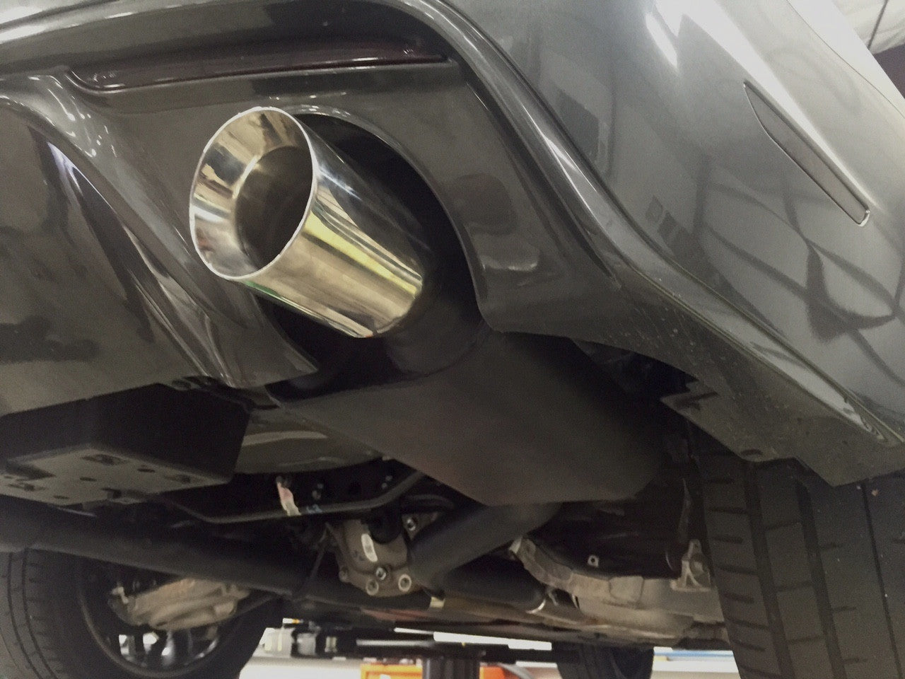 Ford Mustang rear exhaust right